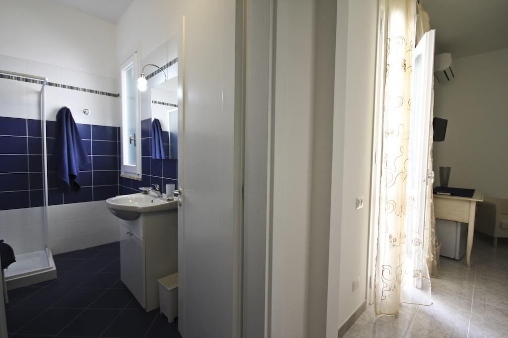 B&B Villa Genny A Pochi Passi Dal Mare San Cataldo  Habitación foto